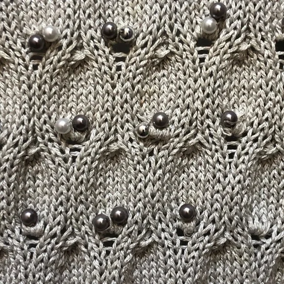 2/$30 Cable Knitted Lightweight V Neck Tan Handmade Sweater Perl Clusters Small - Picture 9 of 9